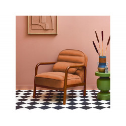 Sillón escandinavo de madera de hevea teñida de nogal y tela de