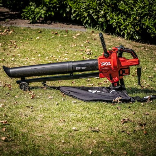 Skil GB1E0350BA Soplador de hojas y pistón 2x20V sin escobillas incl. 2x batería de 4,0Ah y 2x cargador