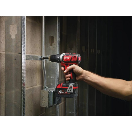 Taladro atornillador compacto Milwaukee
