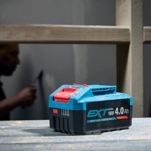 Taladro percutor 18v 75nm y amoladora 18v 125mm brushless 2x2 y 4ah erbauer