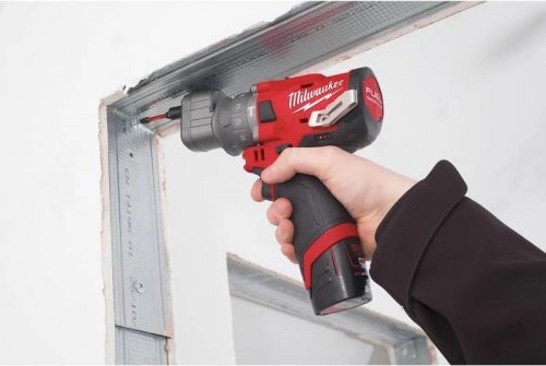 Taladro percutor Milwaukee M12 Fuel