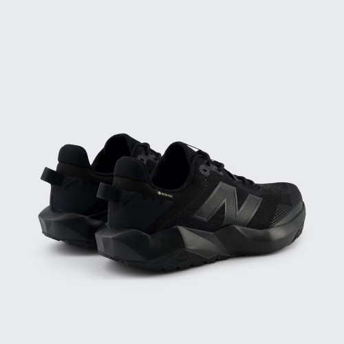 Zapatilla Trail Running de Hombre DYNASOFT Nitrel v6 Gore Tex New Balance Negro