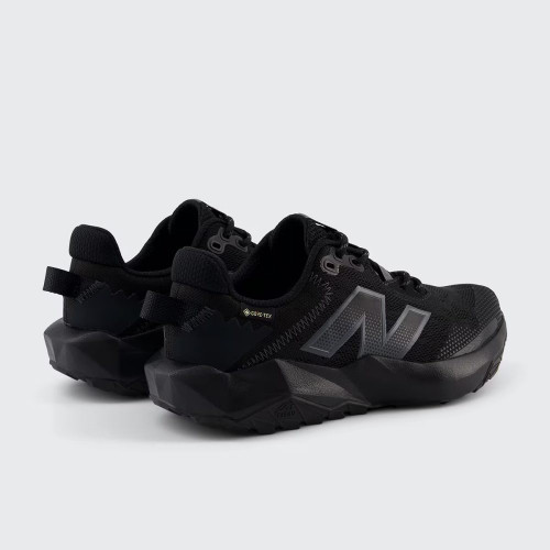 Zapatilla Trail Running de Mujer DYNASOFT Nitrel v6 Gore Tex ® New Balance Negro